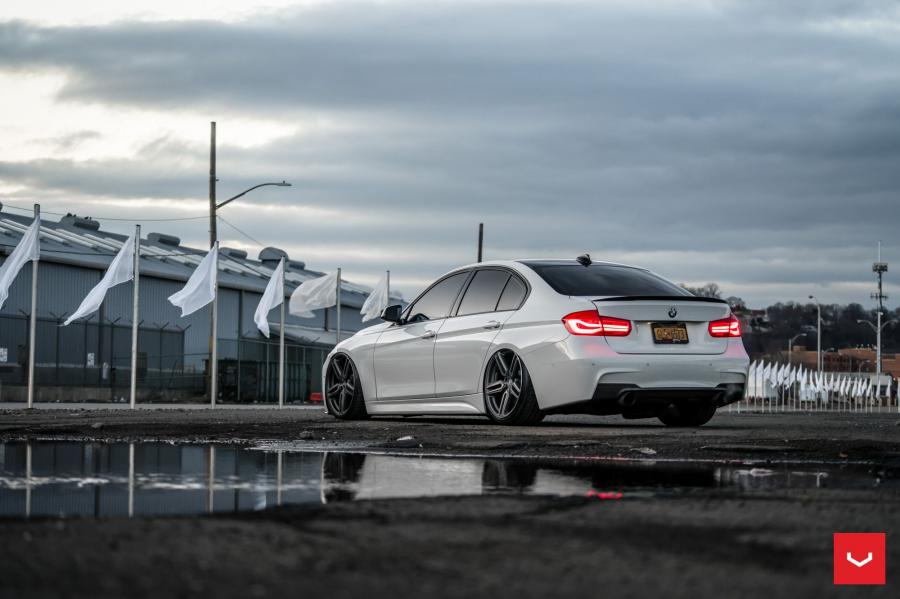  BMW M3 Sedan on Vossen Wheels (HF-1) 2018 года  (фото 42 из 57)